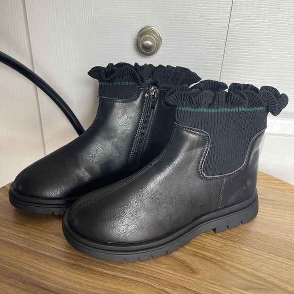 Booties Black Chelsea Big Girls Ankle Boots Size 6 Side Zip New - Picture 9 of 16